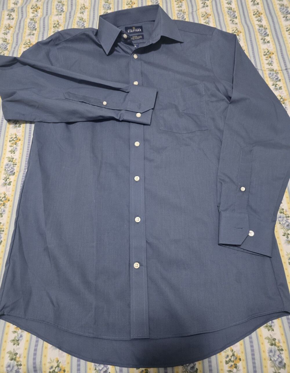 Stafford Travel Easy Care Broadcloth Blue Button Down Shirt 15 32-33 Regular Fit